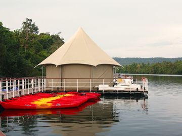 PVDF Mimarlık Kapaklı Çelik Çerçeve Lüks Otel Çadırları Yapı Lüks Resort Çadırı Oteller